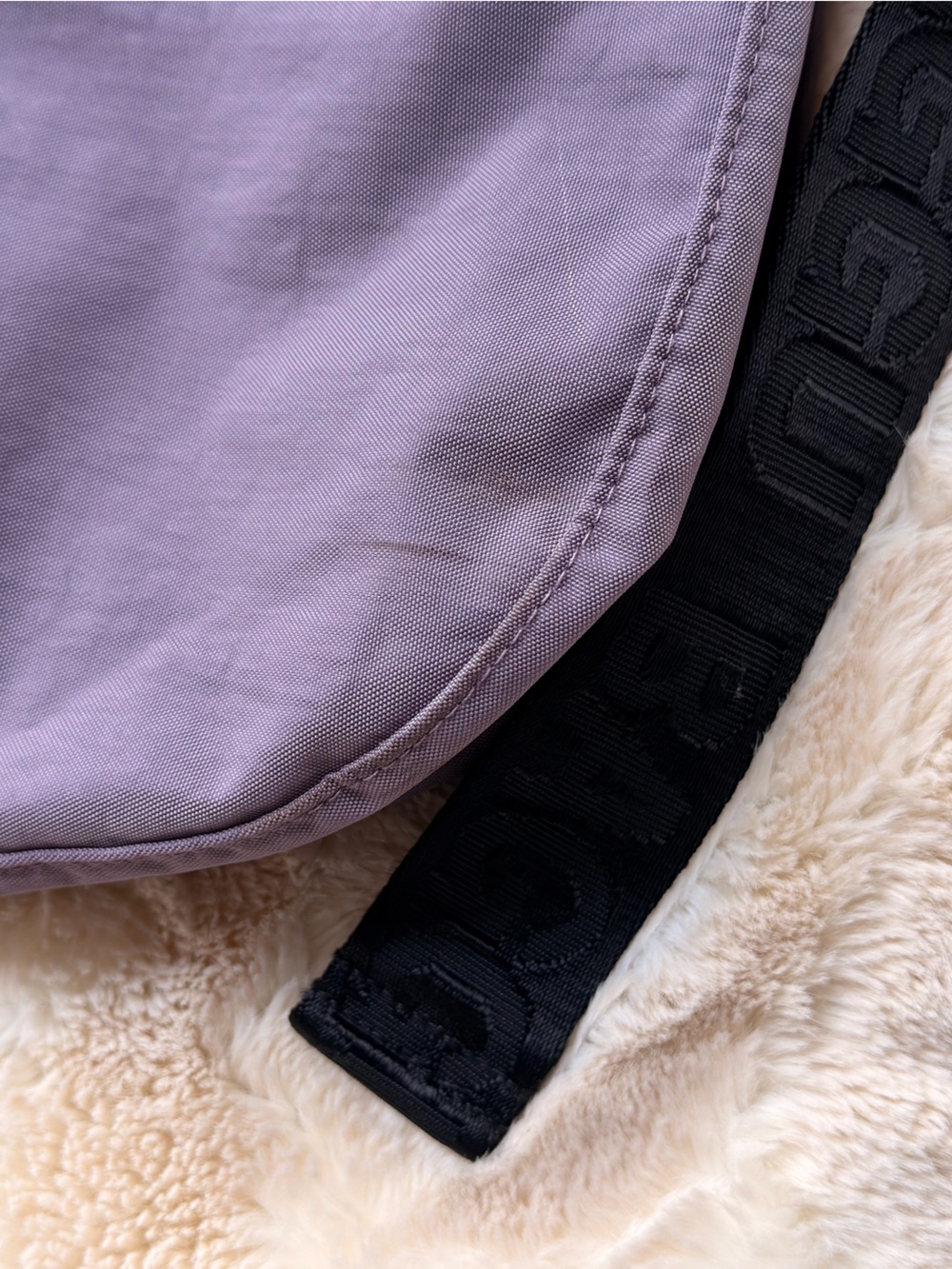 BAGGU Medium Crescent Bag in Dusty Violet | UO Exclusive - Picture 2 of 5